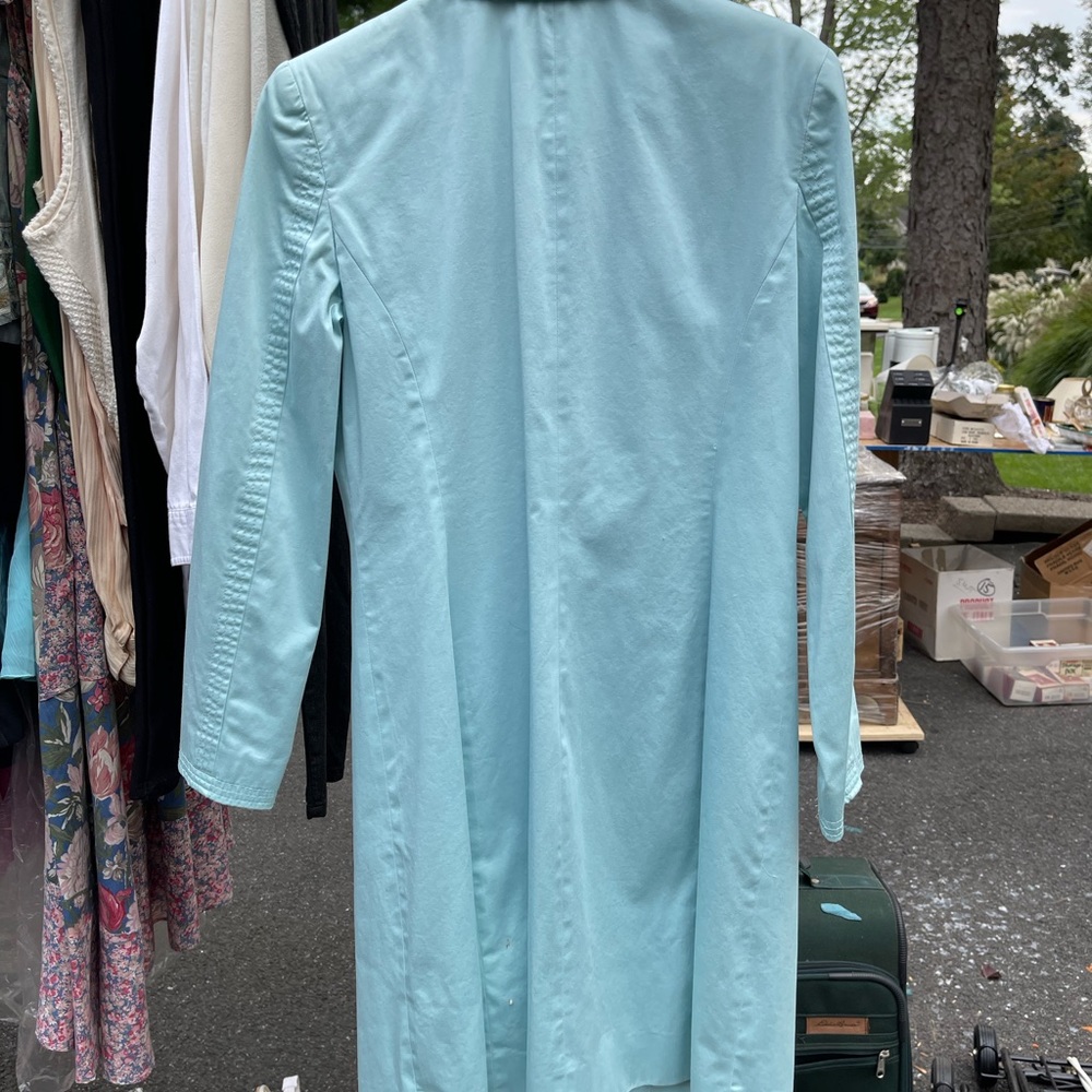 Spring raincoat - Picture 2 of 3